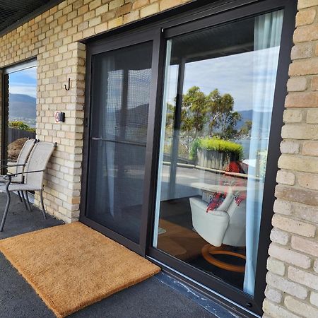 Waterfront Abode - 2 Bedrooms Гобарт Екстер'єр фото